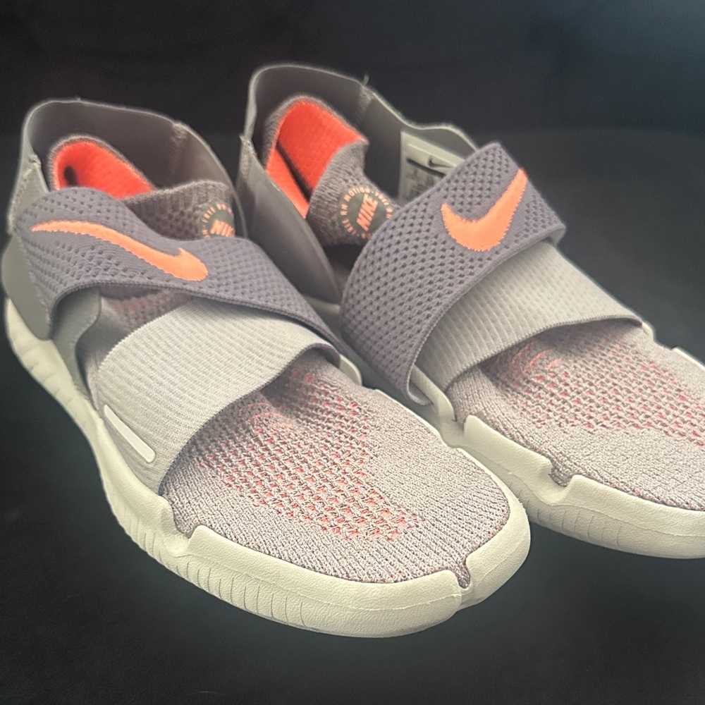 Nike FREE RN MOTION Gray and Coral Slip-On Sneakers